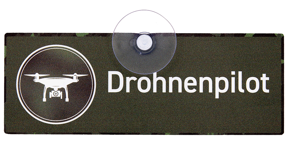 AKAH_74019004_Schild-mit-Saugnapf_Drohnenpilot_nato-green_18x6.5cm_www.bayerwald-jagdcenter.de.jpg